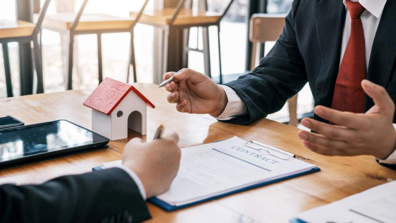 Do you Need a Lawyer to Handle a Real Estate Transaction?